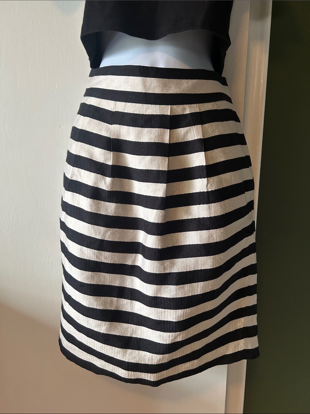 Banana Republic - Black & White Striped pleated Mini Skirt
